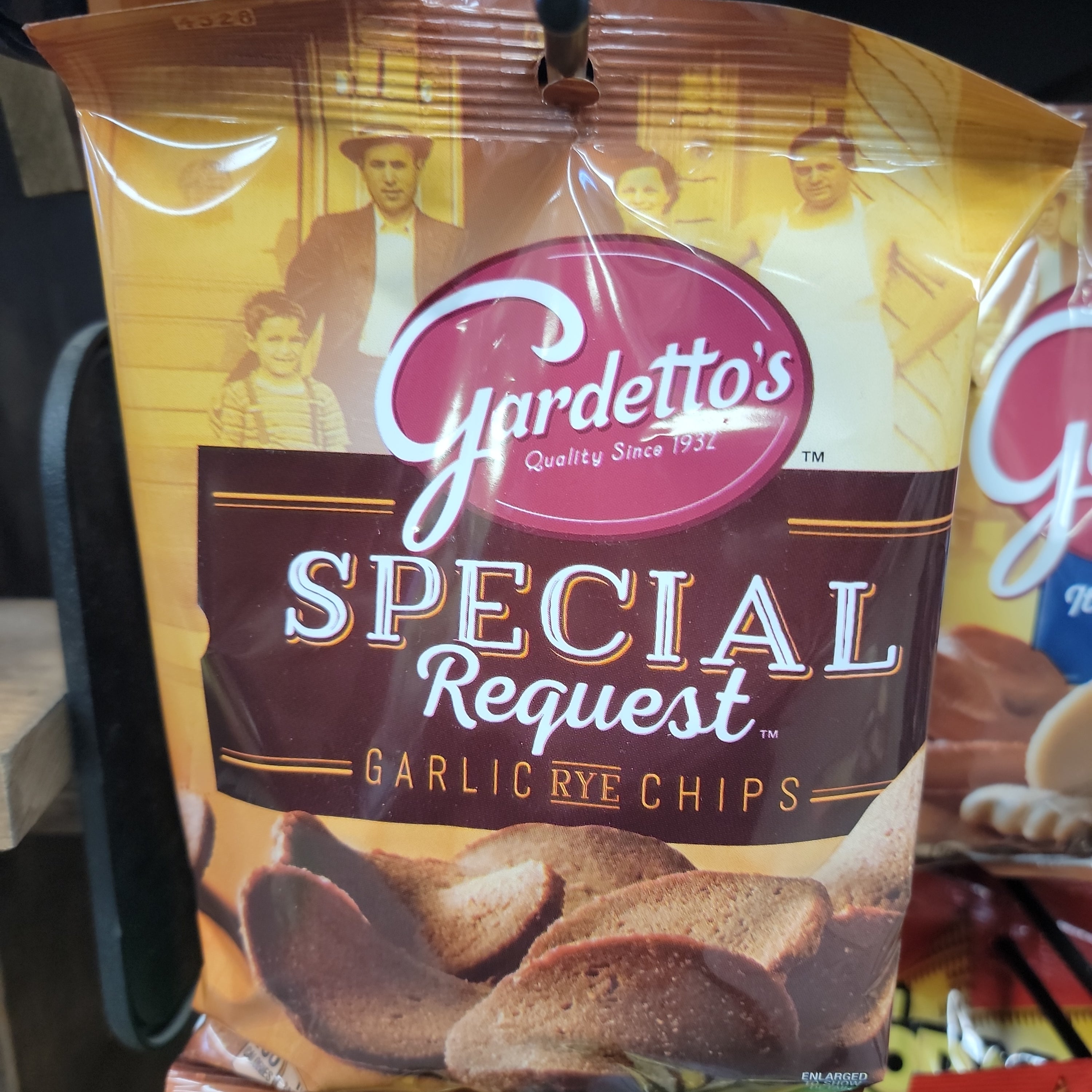 GARDETTO'S GARLIC RYE CHIPS SPECIAL REQUEST / Let's See What's